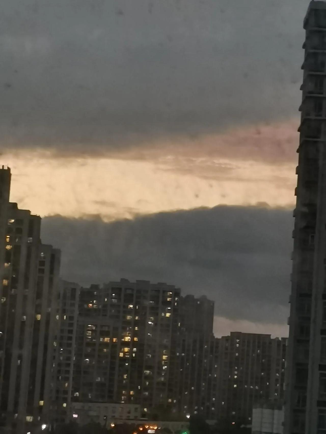 青岛五个指标说明房价到底有人说青岛房价还得跌，青岛是世界上人类宜居城市，不单