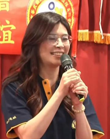 郑丽文反将一军！民进党说国民党卡军费是为了换访陆机会。郑丽文直接