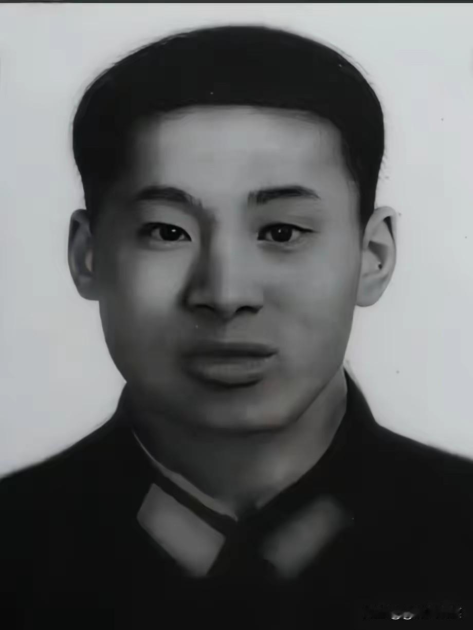 吴建国参军的时候还不满十七岁，是部队里年纪很小的一名新兵。放在今天，十七岁