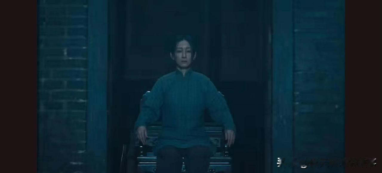 秦海璐在《生万物》里的演技，简直是把“细”字刻进了骨子里！就说她发现苏苏怀孕、在