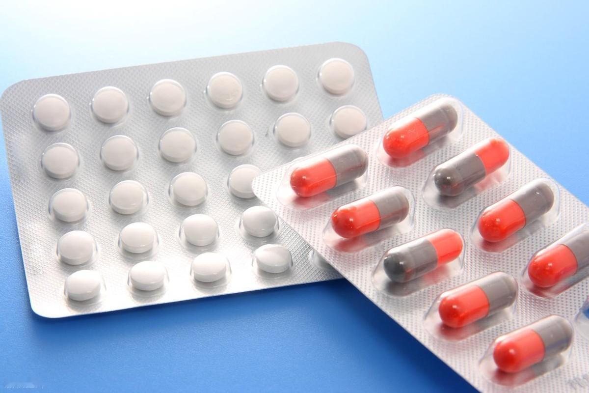 维修报告里，永远不会出现那串能让三百多万机器“醒来”的指令。一名维修工为公司修