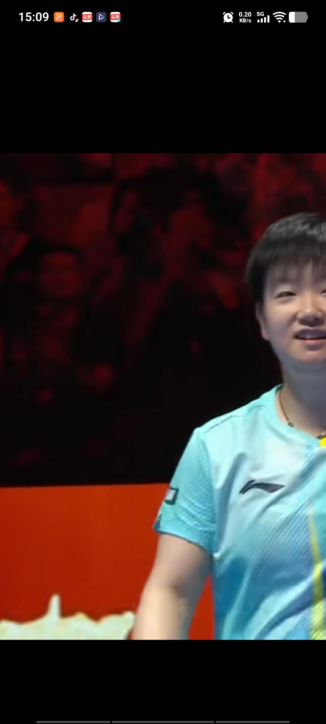 孙颖莎今天太难了，决胜局1比5落后，8比10让对手拿到2个赛点，最后阶段是福星高