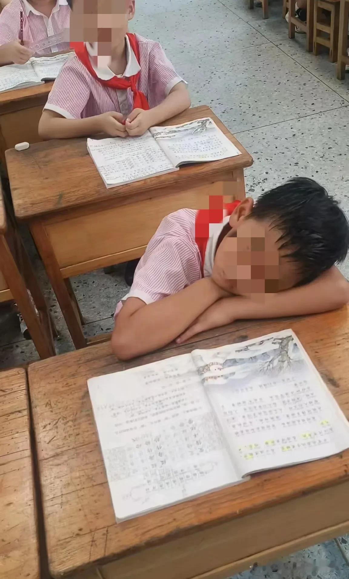老师今天又打电话来让我马上去学校说清楚，说你的孩子到底是来学校读书的，还是来睡觉