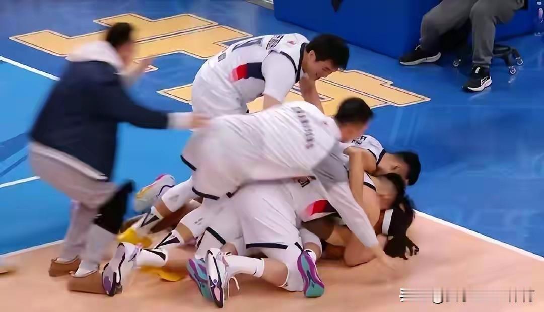 爆冷！没想到，山东男篮这么“牛”，居然把北京北汽“拉下马”。绝杀！昨晚，北京主