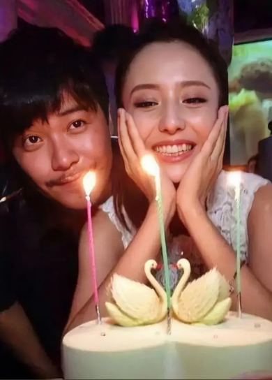 我问我老公，陈思诚和佟丽娅都离婚了为什么还一直送生日祝福？我老公一句话点醒了