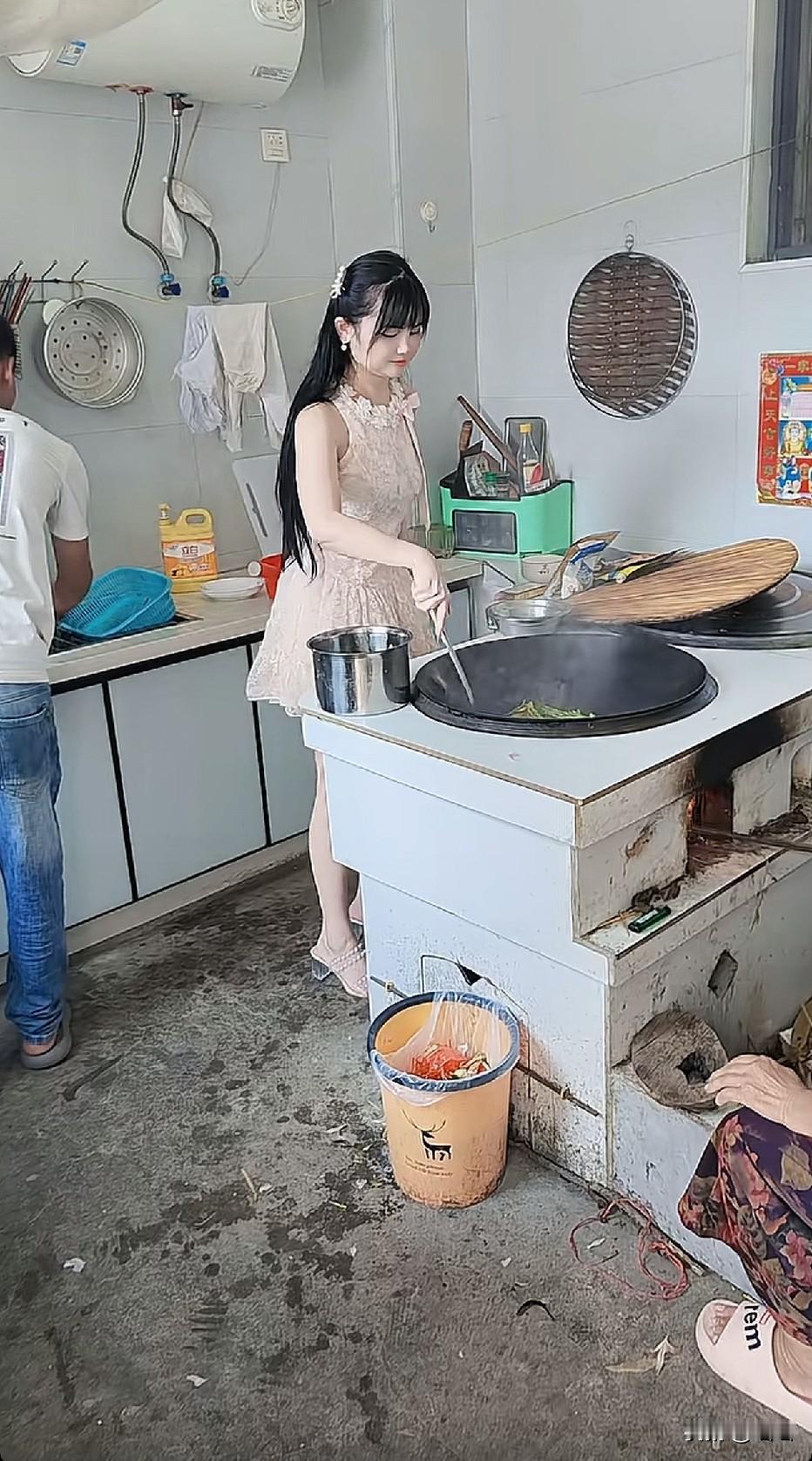 有个这样的媳妇，炒菜不放盐都好吃[捂脸哭]