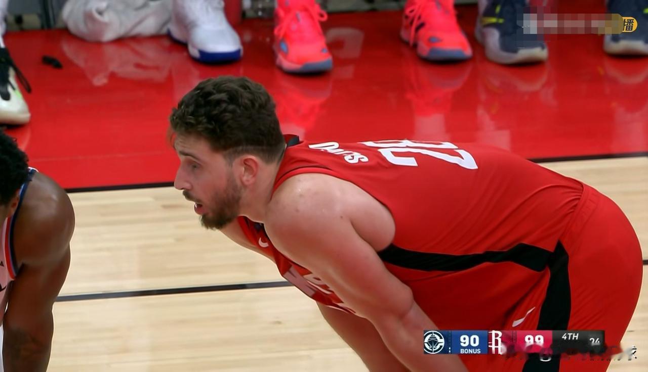 火箭超级巨星申京真是让人赞不绝口！在今天火箭主场以102：95战胜快船的比赛中，