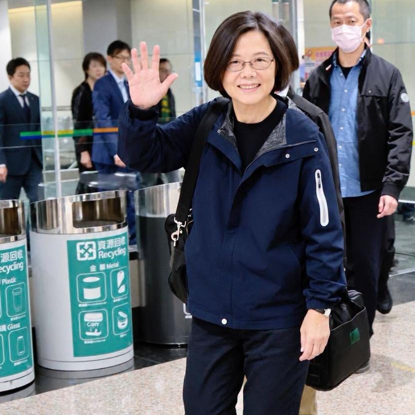 今天（10月13日），窜美回到台湾的蔡英文在个人社交平台发文称：我从美国回来