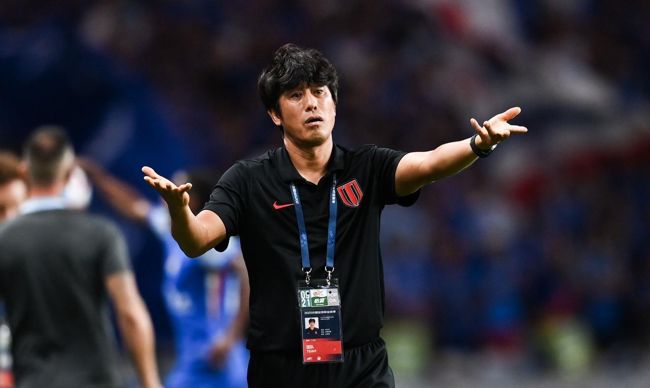 典型的卸磨杀驴，功臣徐正源离开成都蓉城，中超联赛韩国教练正式清零！据川媒“封面