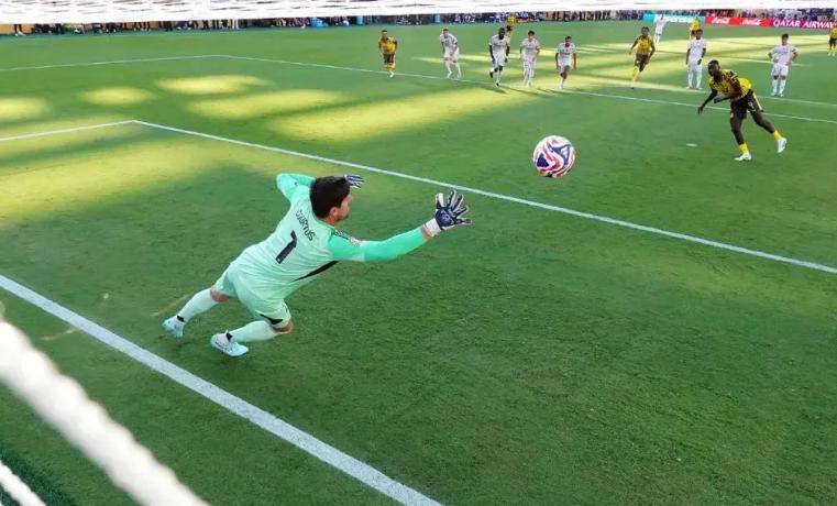 ☁点球补射早就该取消！世界名哨的提议，戳中所有门将的痛点 按照现行足球