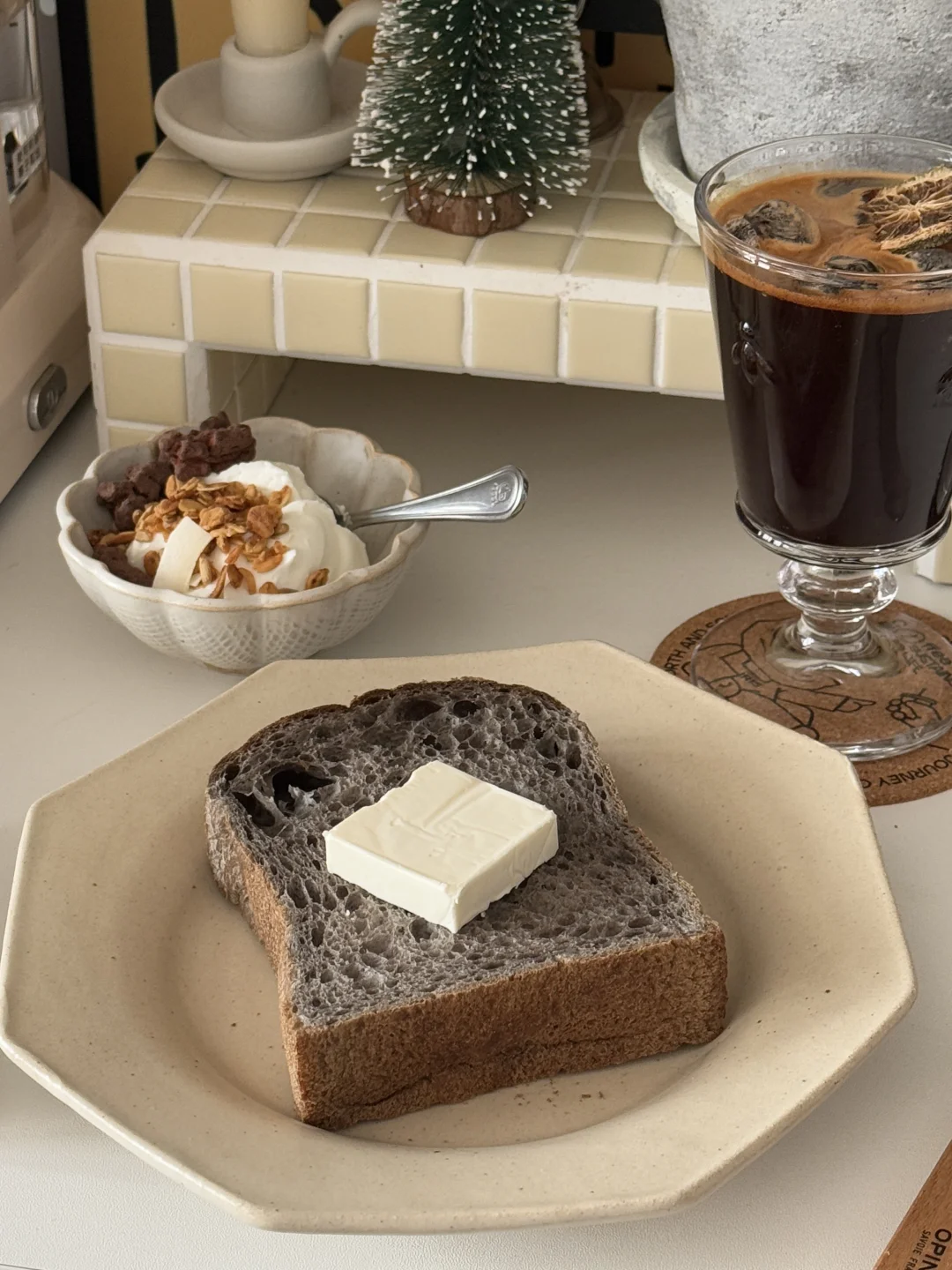 早餐一人食｜也是吃上糯糯的乌米饭吐司了🍞
