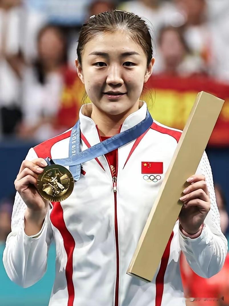 终于弄明白了为什么陈梦不退役不是她赖着不走，而是现在规矩变了，运动员可以不宣