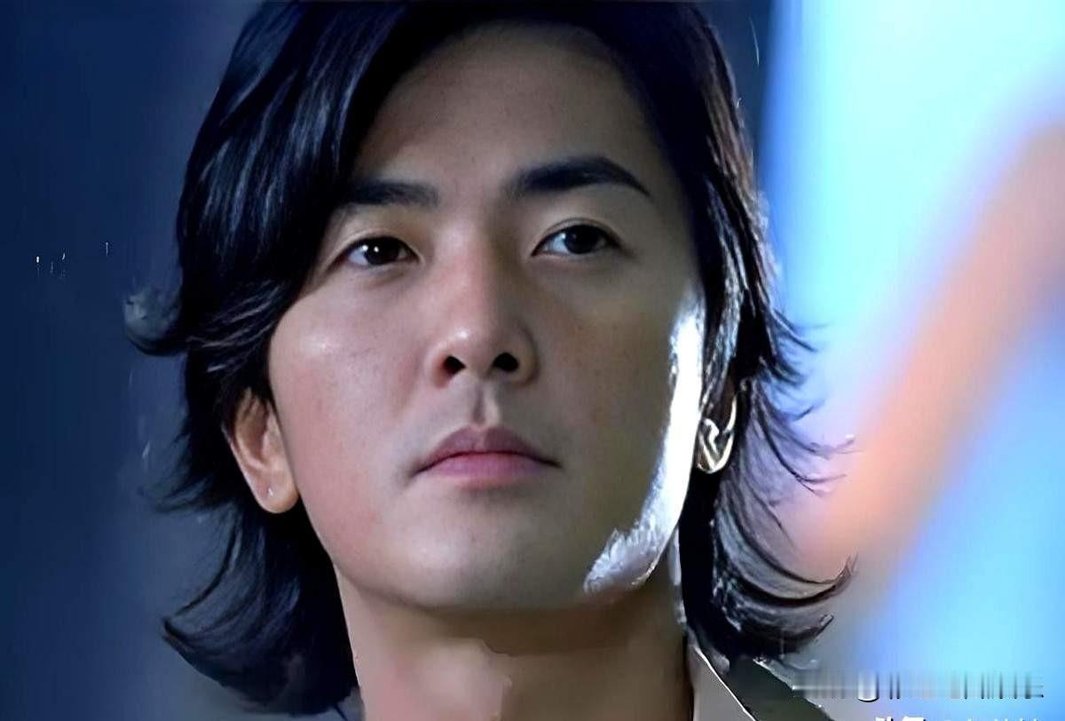 郑伊健12月日本演唱会取消了，原因是不可抗因素，大家都知道的。郑伊健的立场不