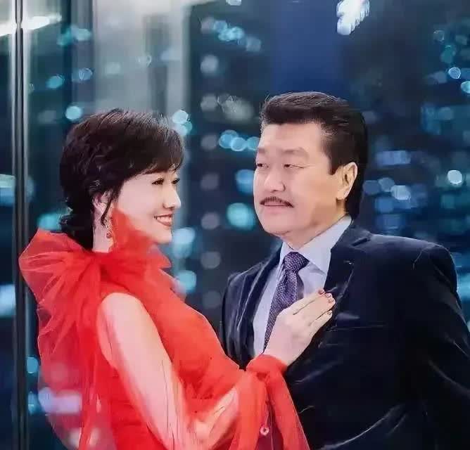 当年黄汉伟娶赵雅芝，意识到她在婚内与异性缺乏边界感，这个致命缺点注定了两人不能长