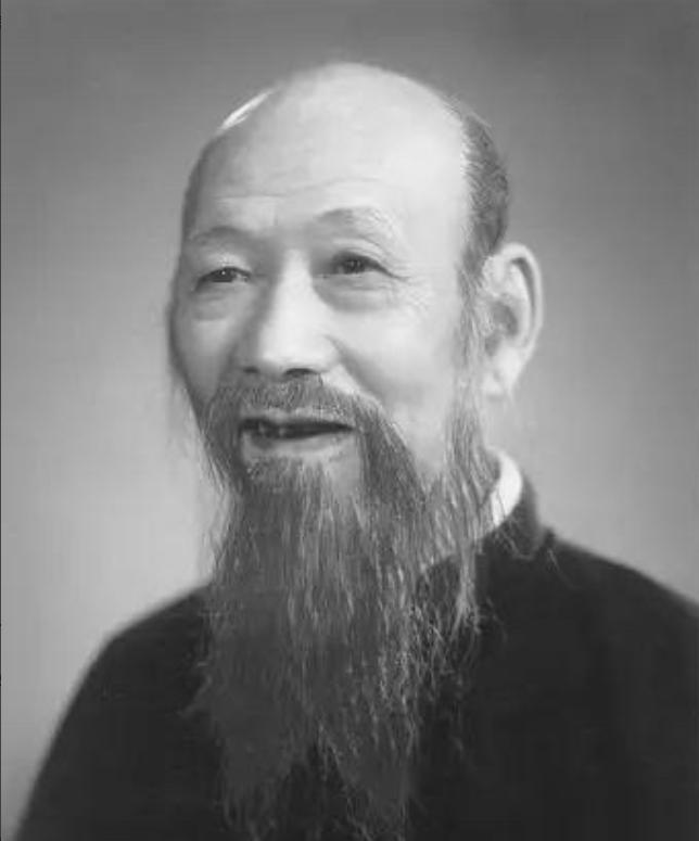 1931年，宋美龄陪母亲游玩杭州，半个月花了一万三千多大洋，账单却让省政府报销。