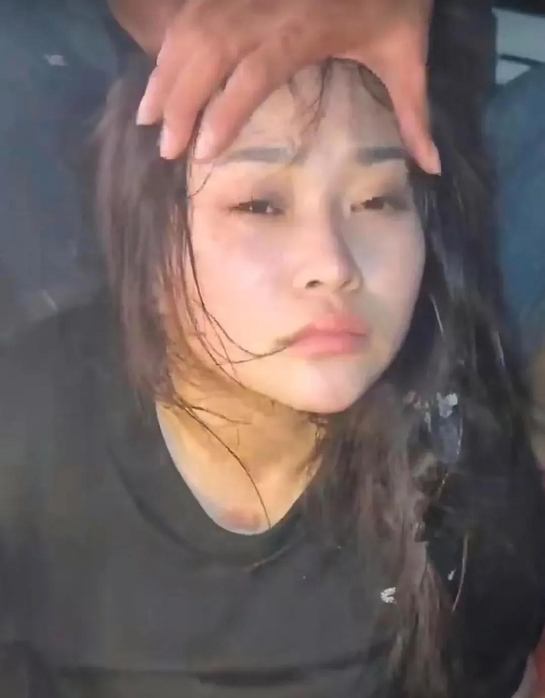 柬埔寨的这位女子，真不愧是女中豪杰，勇气可嘉，这漂亮的皮囊之下，还有着别人看不到