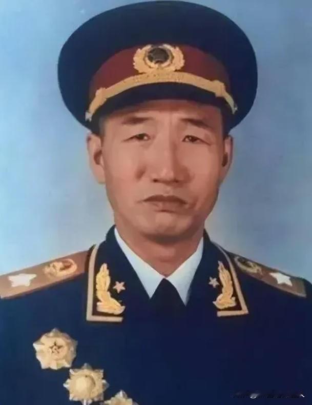 1948年9月，“光杆司令”徐向前到西柏坡参加中央会议。毛主席说：“你们还不到6