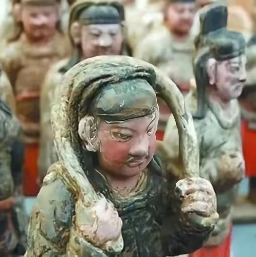 2007年，焦作一村居民为“自证”祖坟有700年历史，不惜开掘坟墓，没想到，刚开