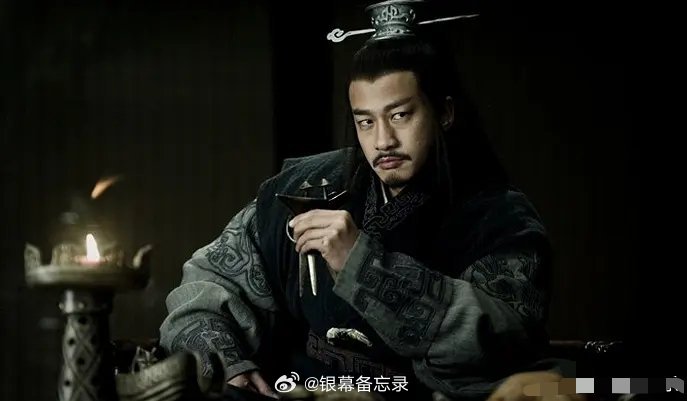 一直没懂吹何润东帅的点在哪，是我审美有问题吗？