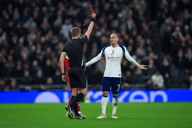 热刺官方: 西蒙斯严重犯规被停赛3场, 1月7日才能复出