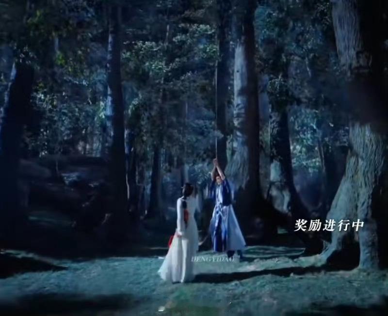 陈哲远也是你们play的一环吗陈哲远靠凤随歌在玩梗界掀起风浪。挨鞭子情节成经典，