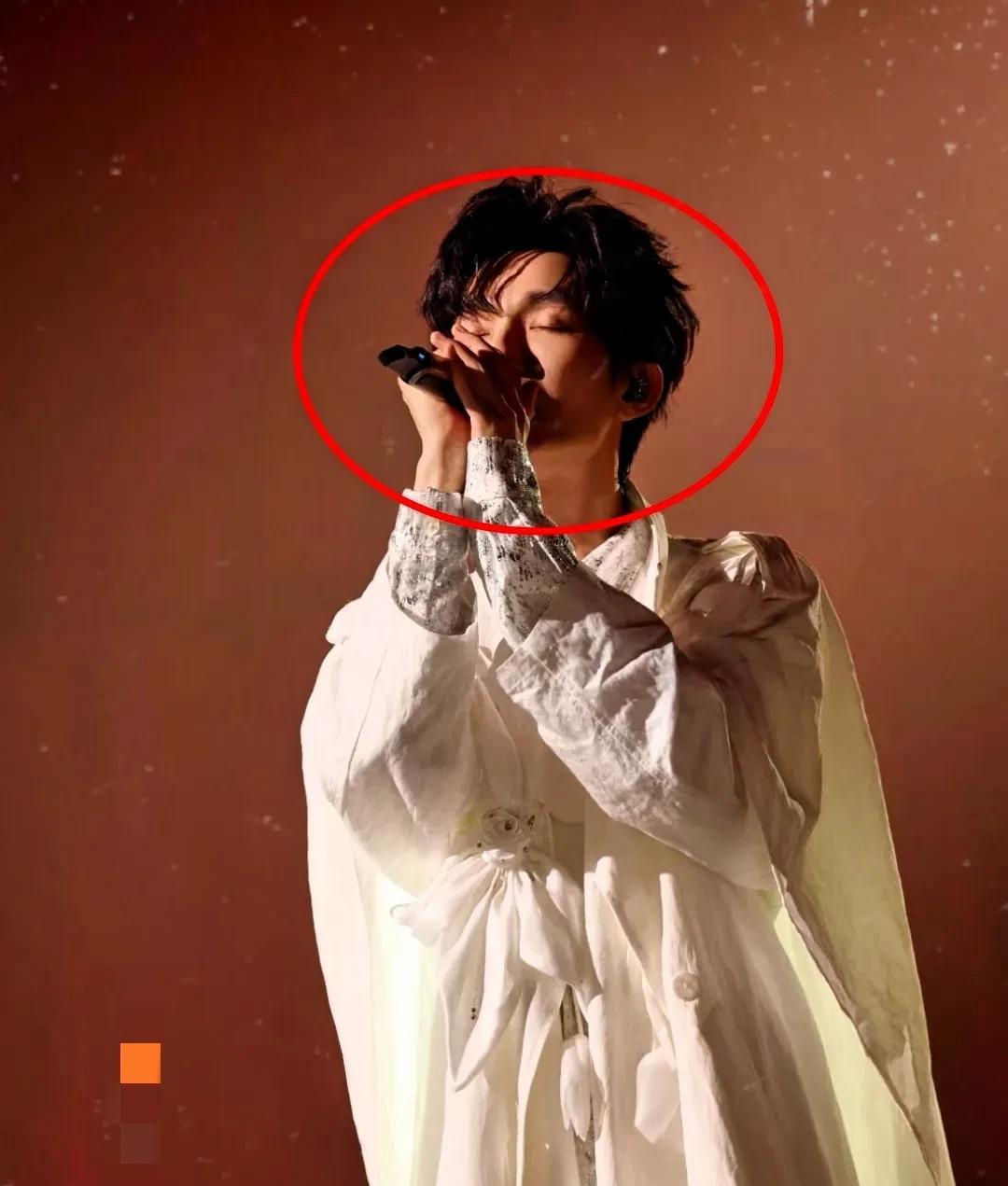 陈楚生真的是为了名气来参加歌手吗？不，他是为了享受舞台的魅力！从他每一首歌的选