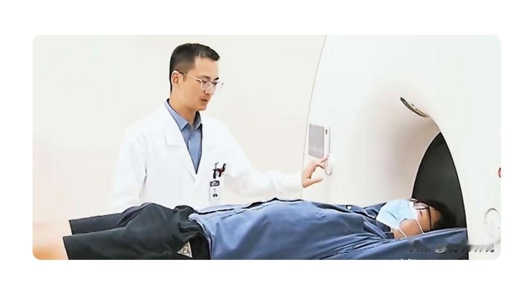 中国团队最近搞出个大动静——全球第一个胰腺癌mRNA疫苗！打一针就能让身体自己找