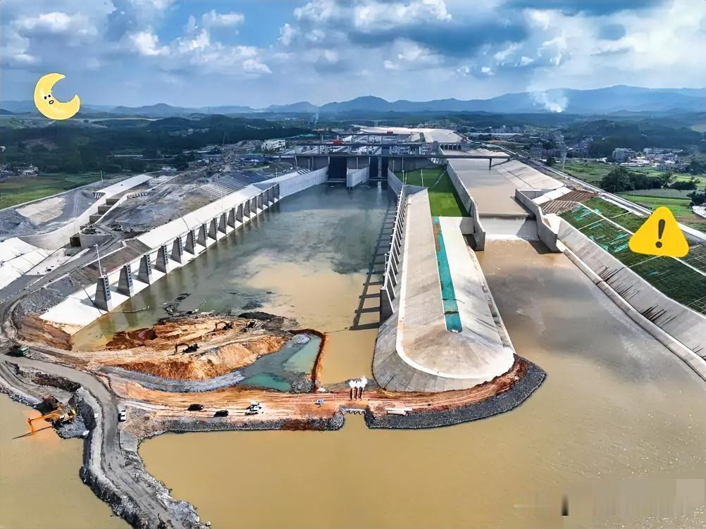 越南，已经主动从中国的经济巨舰上跳船了前几天看到平陆运河已经开凿完毕，正在