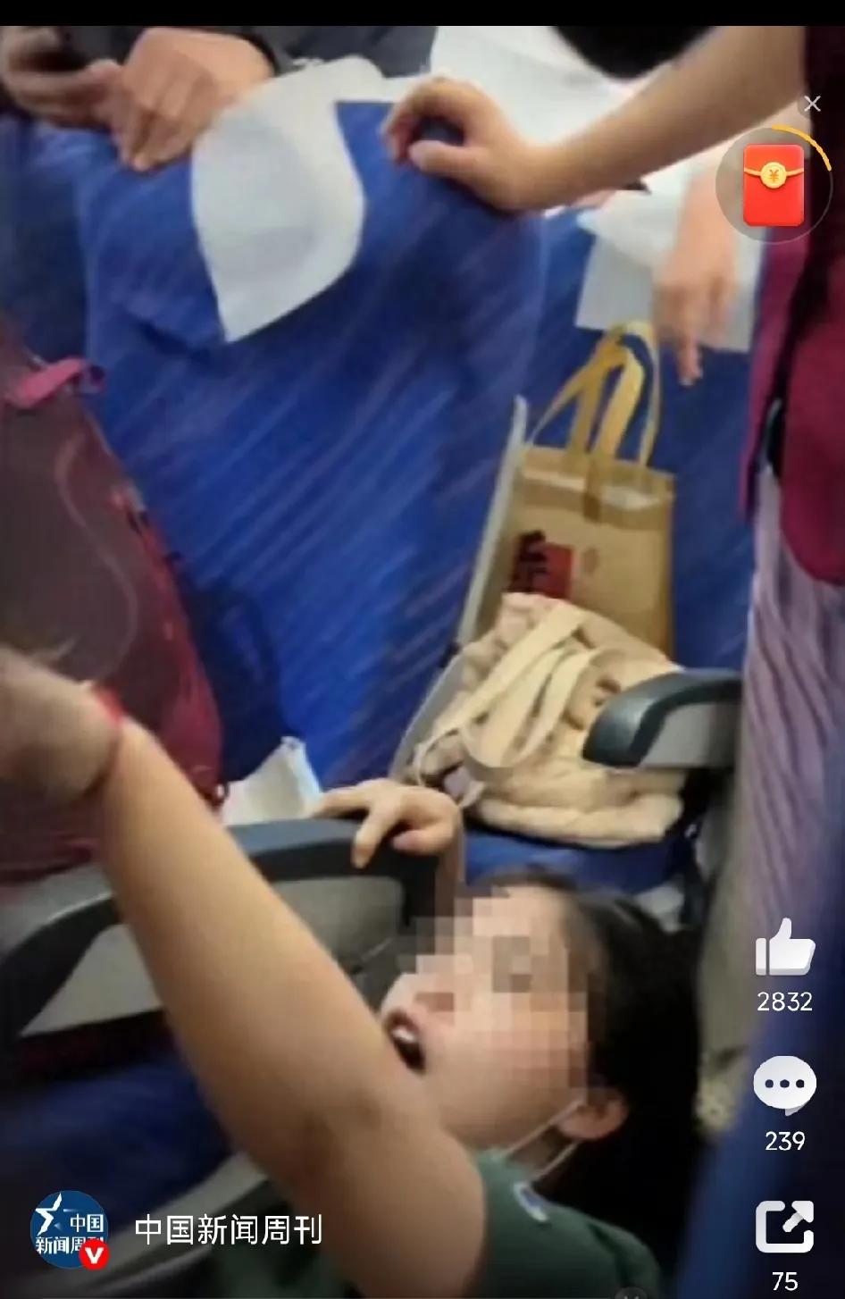 网友发视频称，自己遇到了一件在飞机上打架的事情。8日，从深圳飞大连的南航CZ