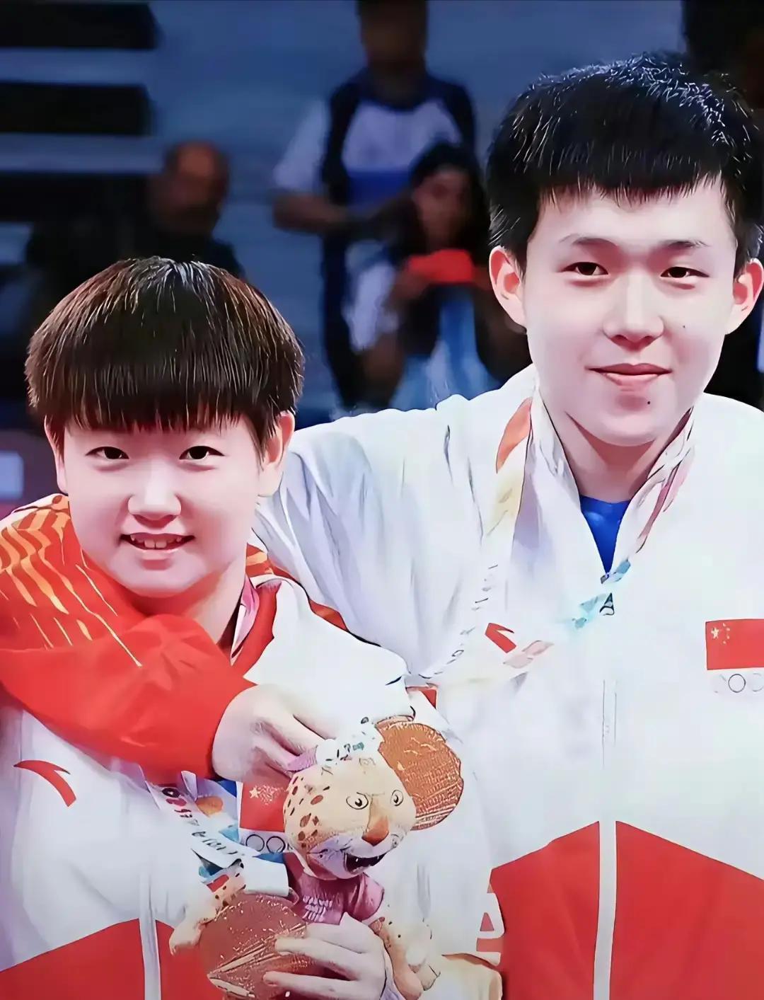 巴黎奥运，国乒把最累的担子，压在了24岁的王楚钦肩上。他必须身兼三项：男单