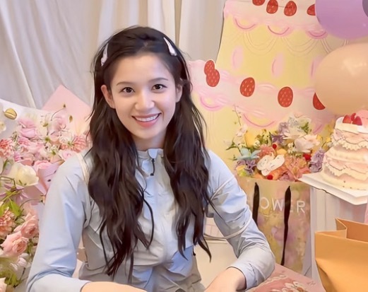 好嫩的张婧仪​​​