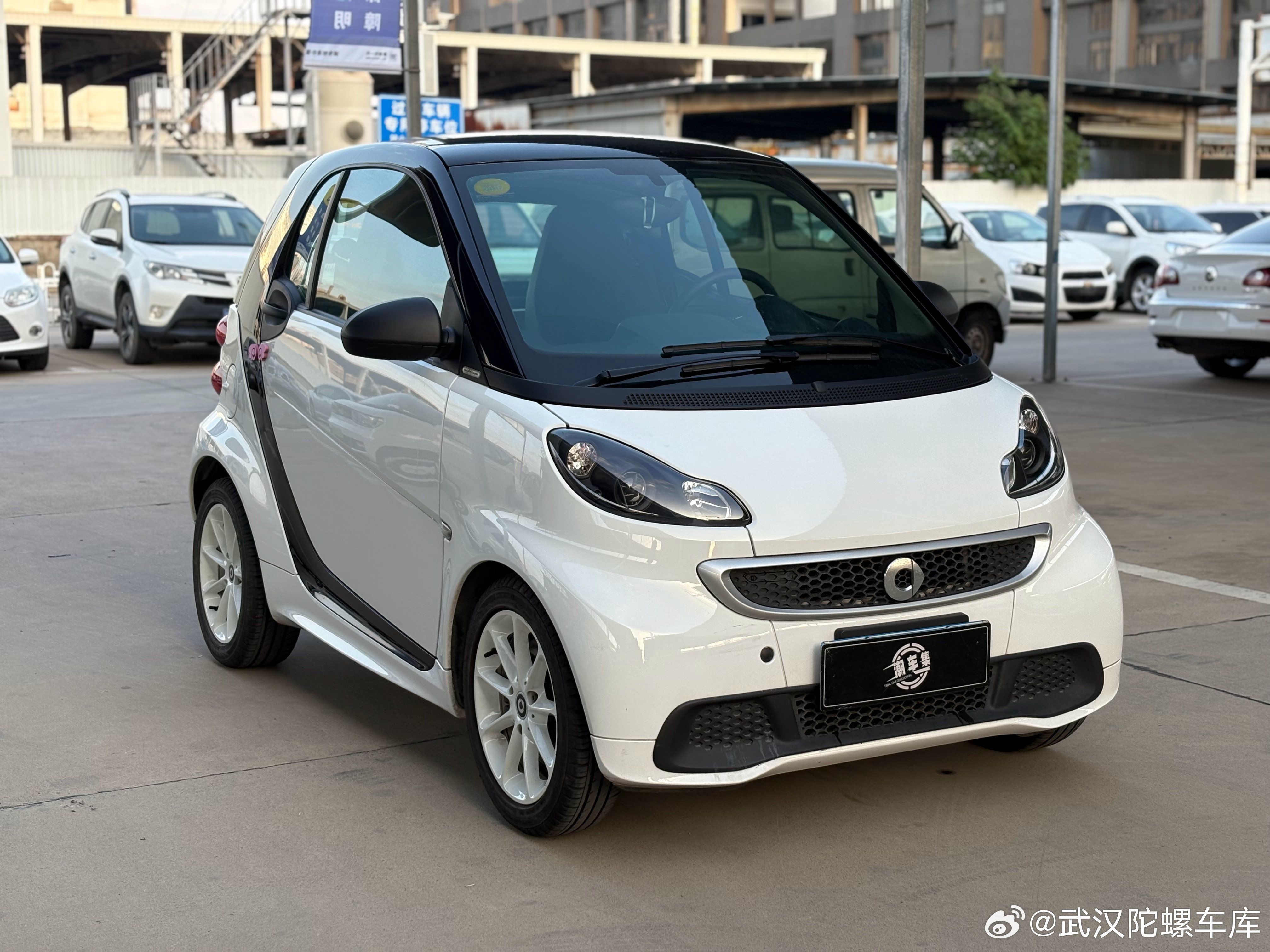 挑战全国极品0.7万公里Smart2014年经典款Smart1.0L紫夜限