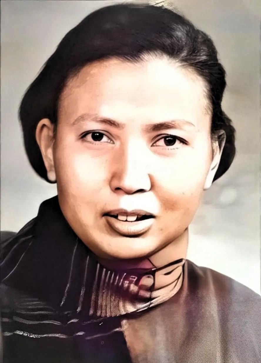 1941年，21岁的女战士莫林被活埋前，敌人竟突然问：“你认识莫林吗？这话