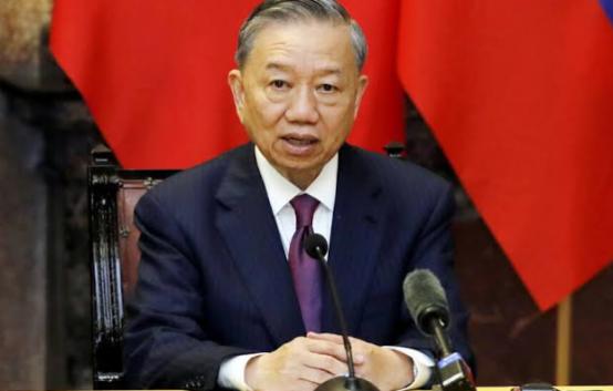 越南这下真急了！中国只认九段线，谁来都不讲情面！ 最近有媒体报道称，越方把俄