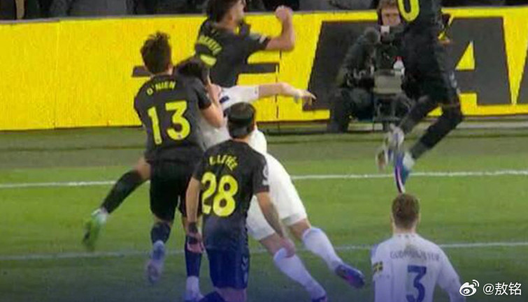 利兹联0比1桑德兰很多球迷之所以反感现如今英超的角球，倒不是针对角球进球本身，