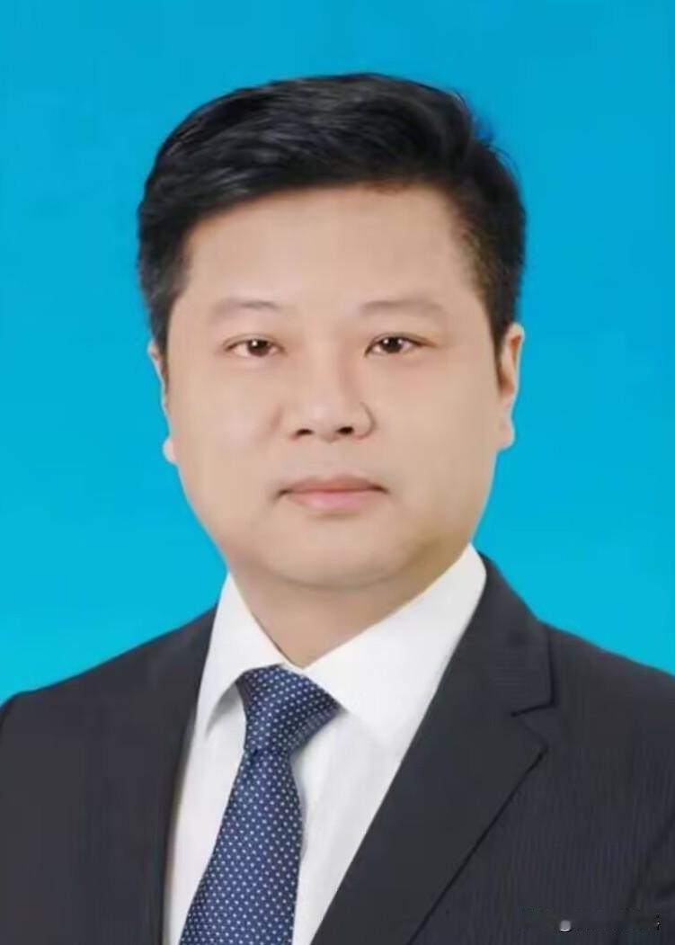 这才是，今年的大瓜。又有官员登上热搜了，​58岁的正厅级干部，算起“退休账”来