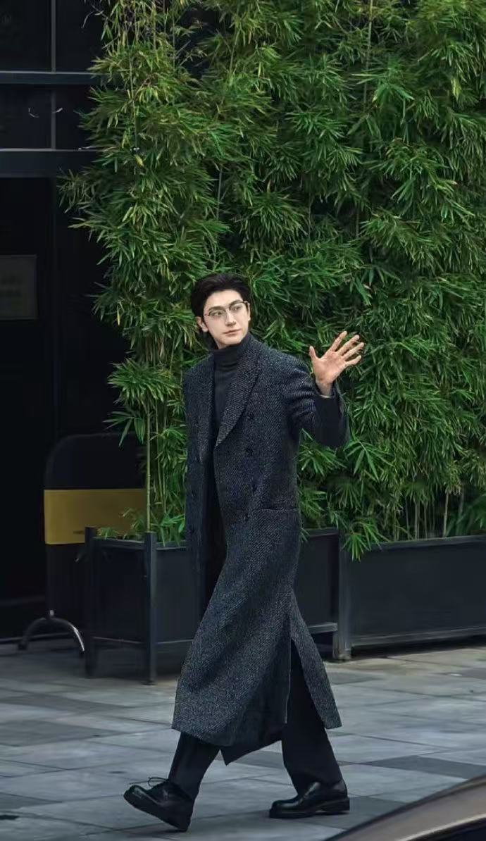 林一敖瑞鹏我统统笑纳了林一敖瑞鹏霸总黑西装林一、敖瑞鹏我统统笑纳了，咱就说禅总