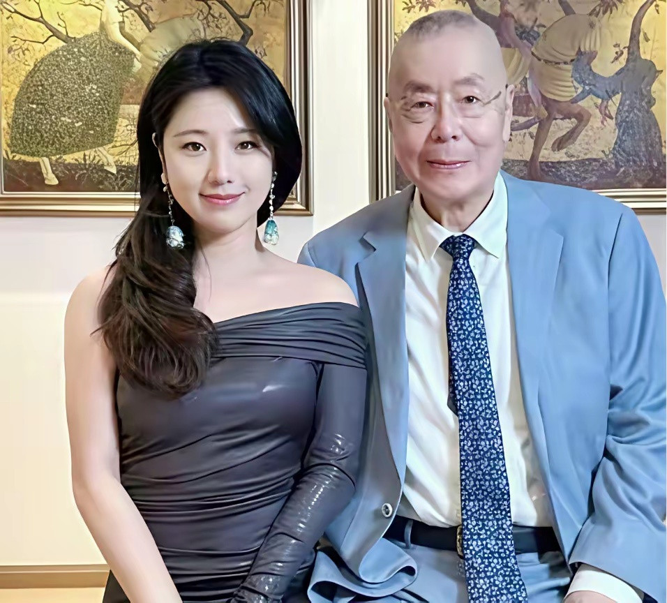 88岁刘诗昆抛弃原配娶小三，资产46亿儿子2岁，赴美住别墅好精神。牛