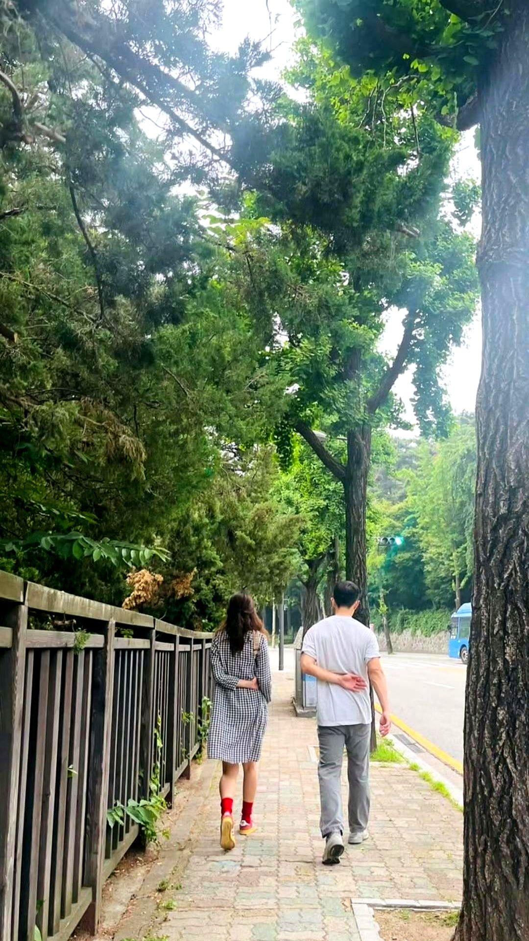 韩剧女神孔晓振又又又秀恩爱👩❤️💋👨了！12日在ins快拍发了和老公吴