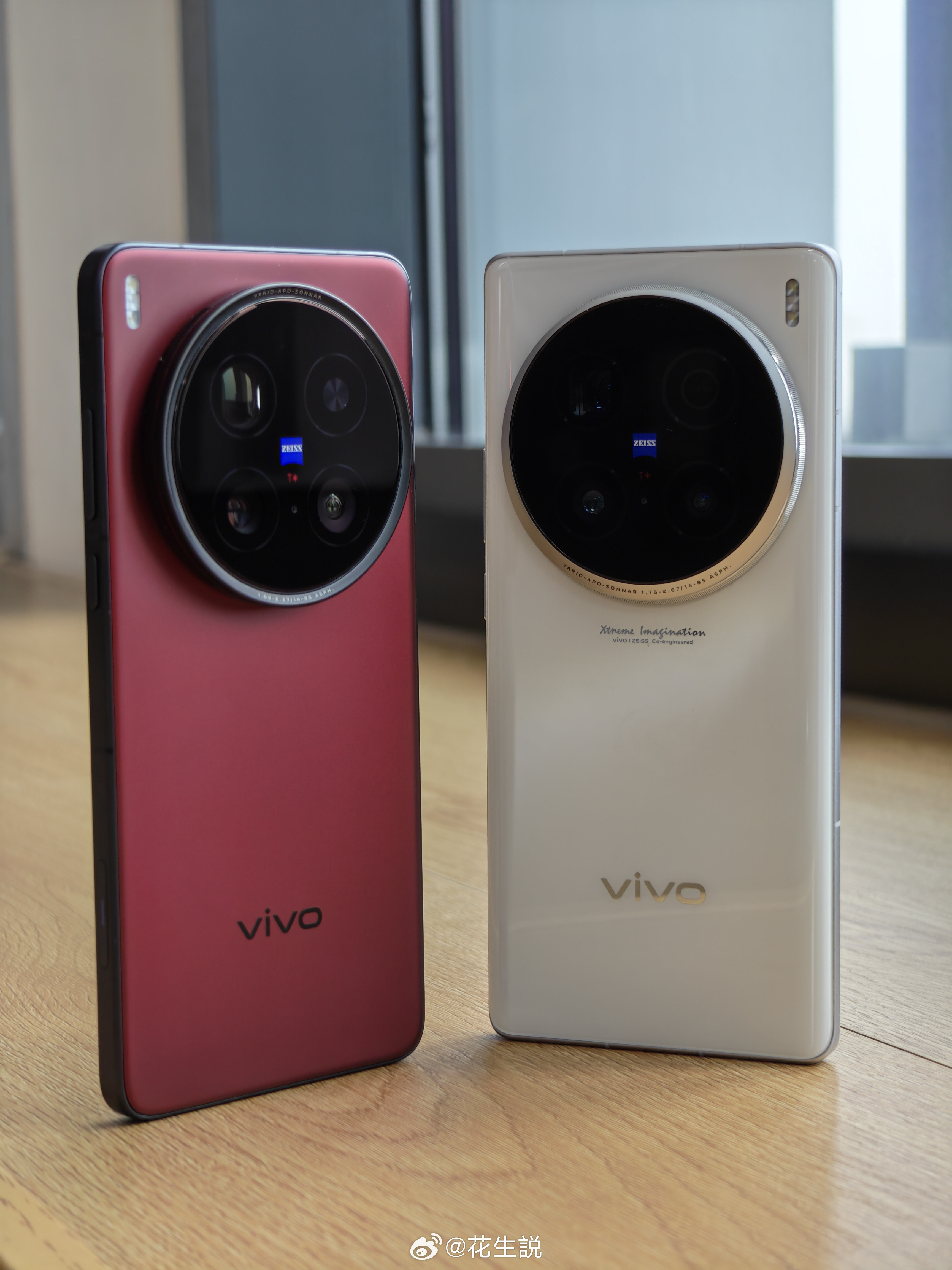 vivo的这三代Ultra摄像头模组变化不是很大，也算是一种家族传承但每年viv