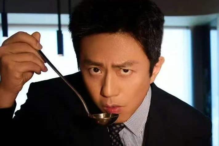 邓超“脸都不要了”！2月28日中午，陈赫一条聚餐视频突然刷屏。视频里他端着酒