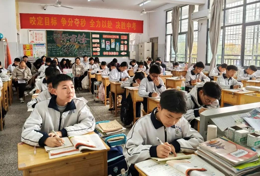 班主任直言：班上最有出息的孩子，往往不是成绩最好的，而是有这6个特征的孩子。