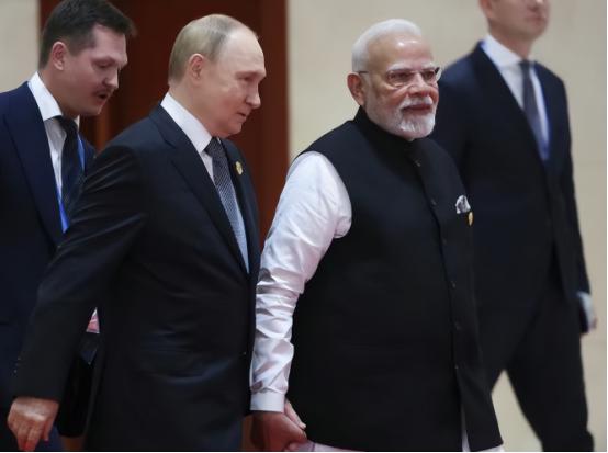 2月5日，俄中之间的石油交易突然传来新动静。据贸易商透露，俄罗斯给中国的石油价格