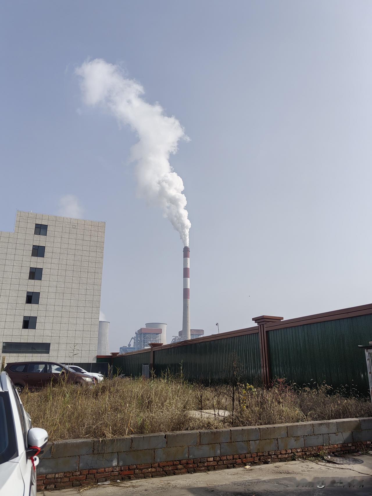 今天（15日）是石家庄正式供暖第一天。说好凌晨就该达到标准温度，结果一觉醒来