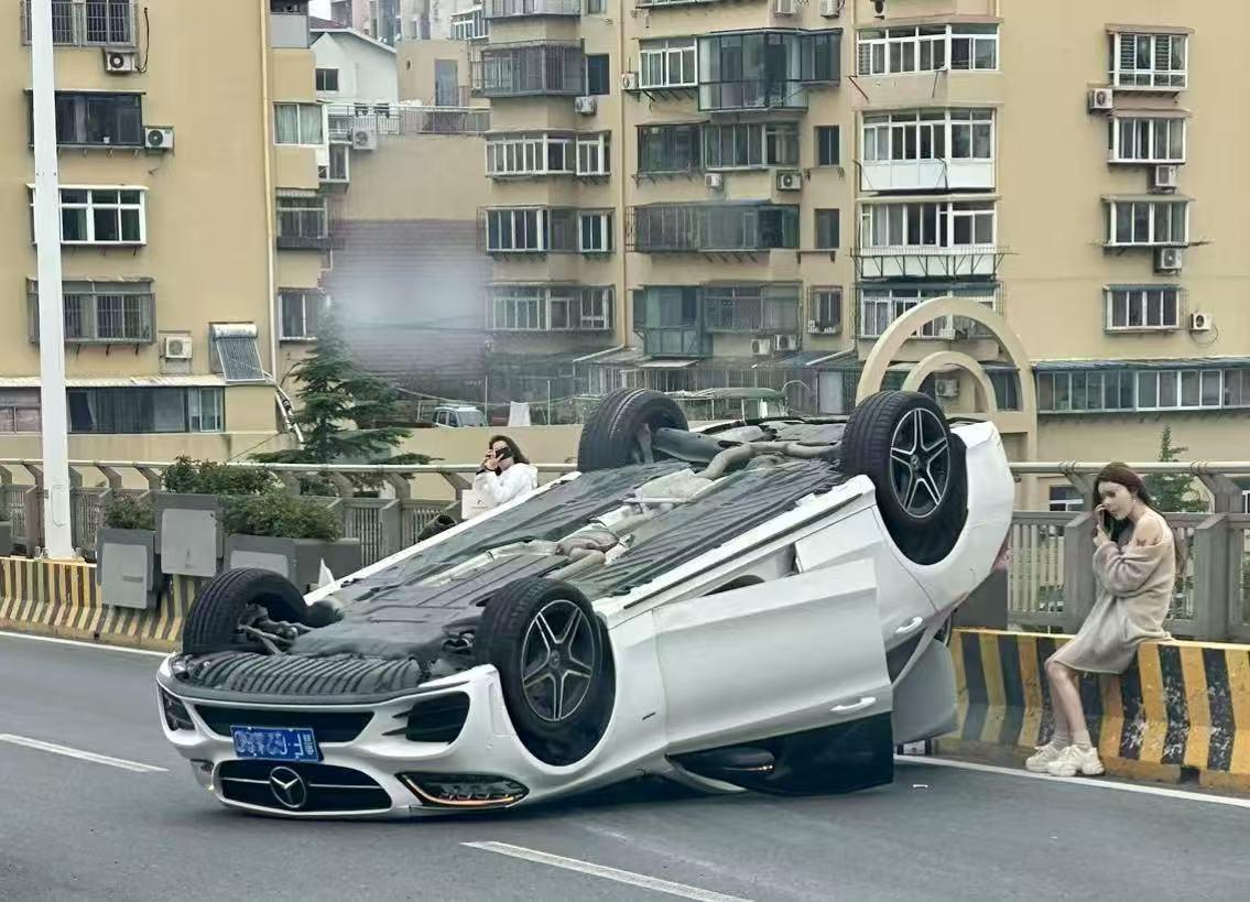 女士精品一手车[滑稽笑]​​​