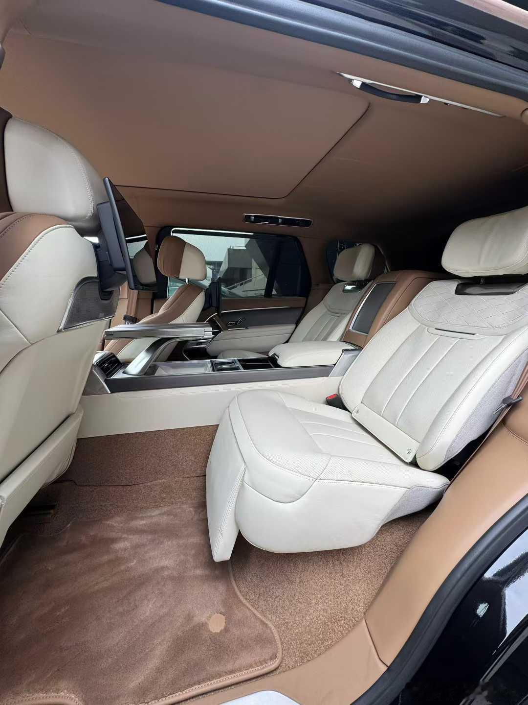 揽胜SV尊荣创世加长、25年/三千多公里，寻伯乐