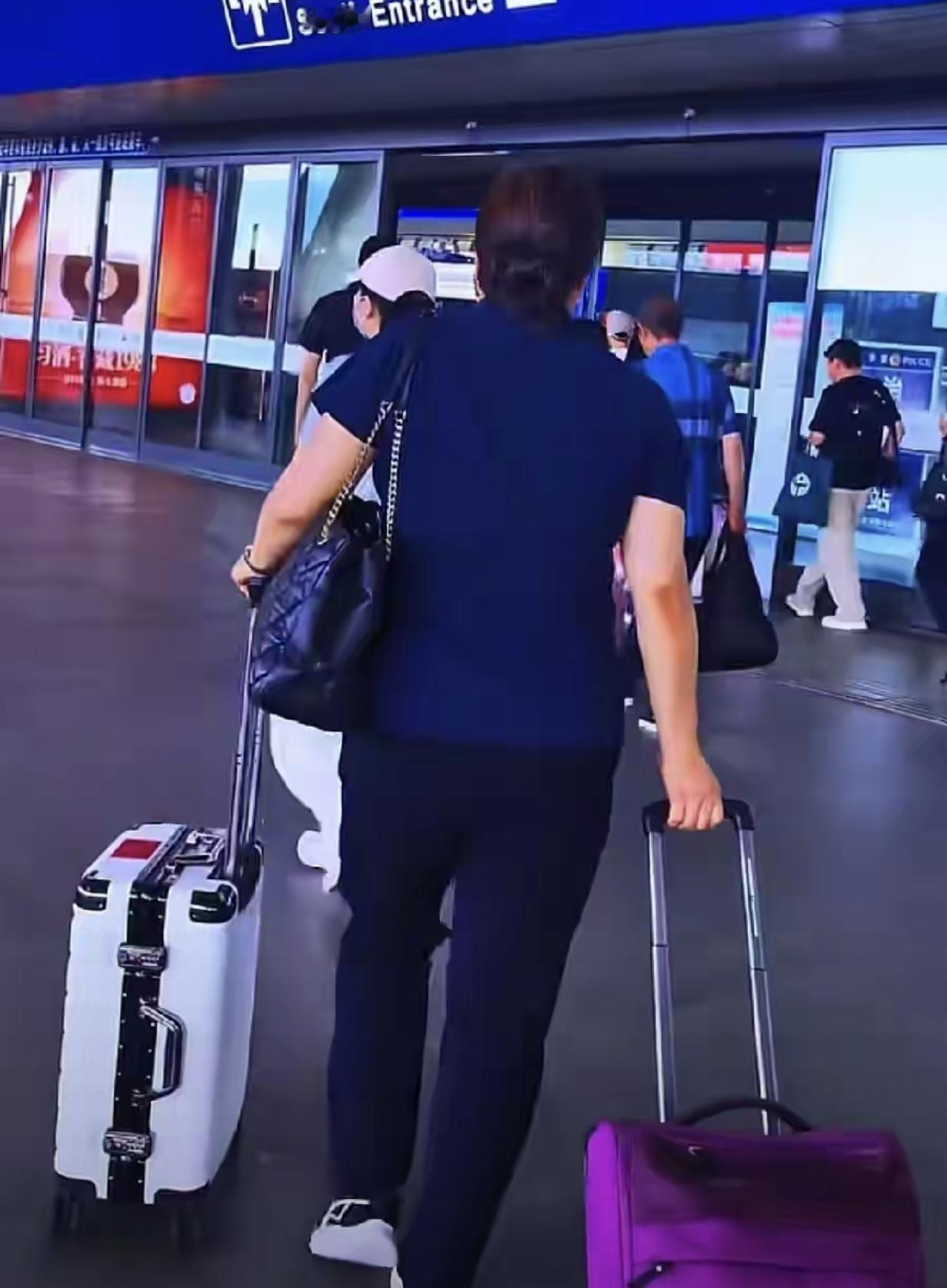 家人们，姐姐们家人们早晨好；这几天开会情况，我猜的没错，就是那个会议。今天咱把话