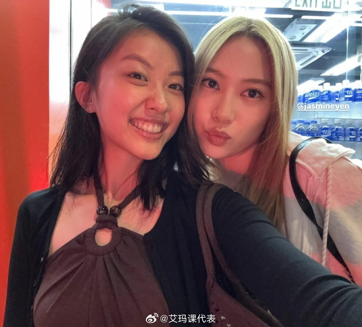 陈奕迅女儿甄子丹女儿合照陈奕迅女儿甄子丹女儿自拍合照陈奕迅女儿甄子丹女儿自拍合
