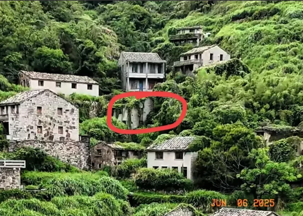 我看着这个村庄都瘆得慌！不得不说23岁宁波失踪女孩胆子真是有点大。令人匪
