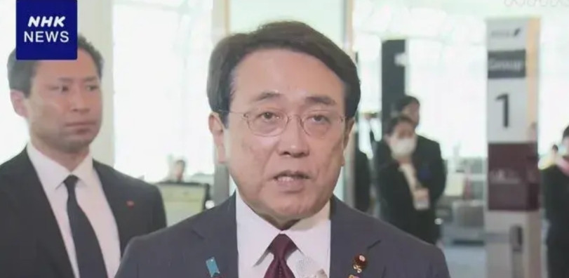 美国实施关税的第一天，日本人懵逼了，谈判首席赤泽大臣似乎将15%的关税和追加
